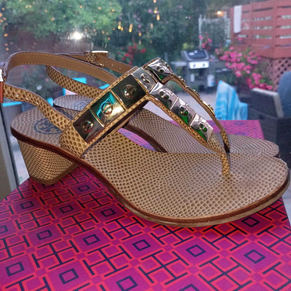 Tory Burch Stylish Tan Sandals with Gold Accents Size 6.Lake  New